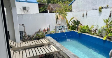 Ocean Villa Hotel with Pool