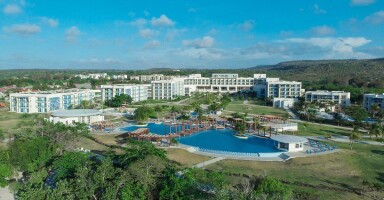 Gran Muthu Almirante Beach