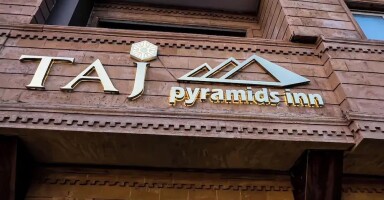 Taj pyramids view inn