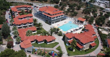 Lagomandra Beach Hotel & Suites
