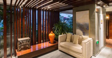 Poly Phoenix Hotel