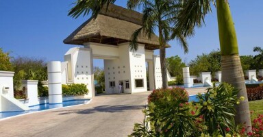 Blue Bay Grand Esmeralda